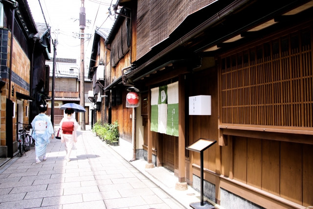 京都でおしゃれな隠れ家的町家をお探しなら【ホスタ】へ～駅近なお宿を提供～